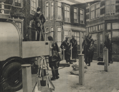 300298 Afbeelding van een stand op de Luchtbeschermingstentoonstelling 'Lubetu' in de Beatrixhal van het ...